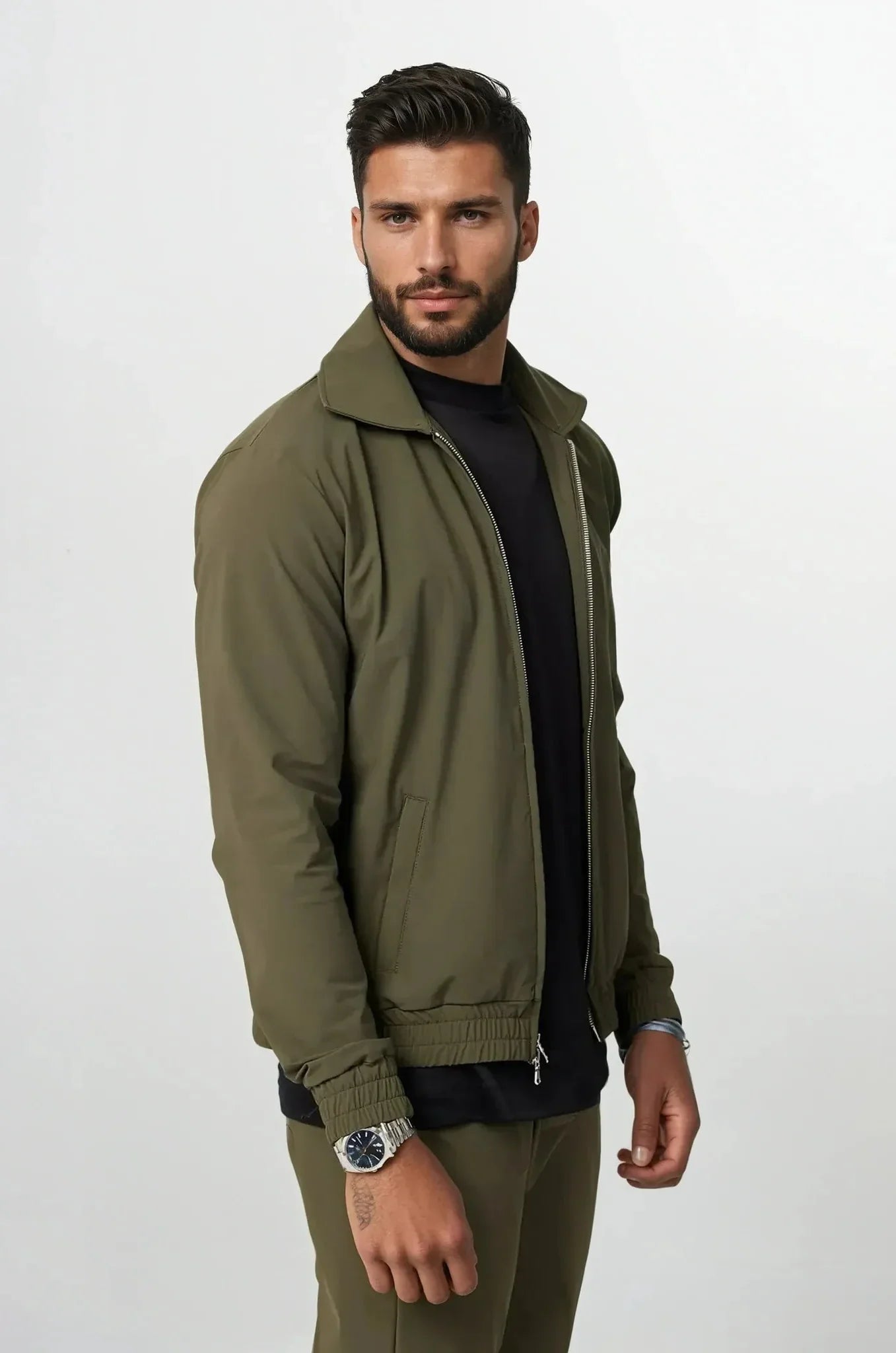 Traje tecnológico Olive Dynasty