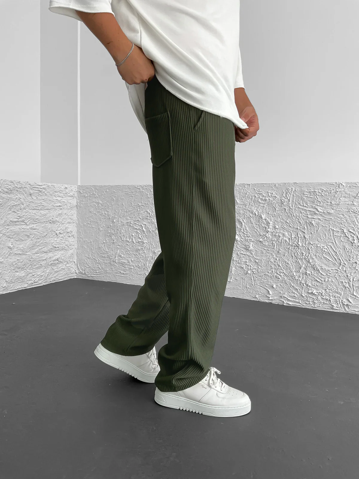 The Ribbed Trousers