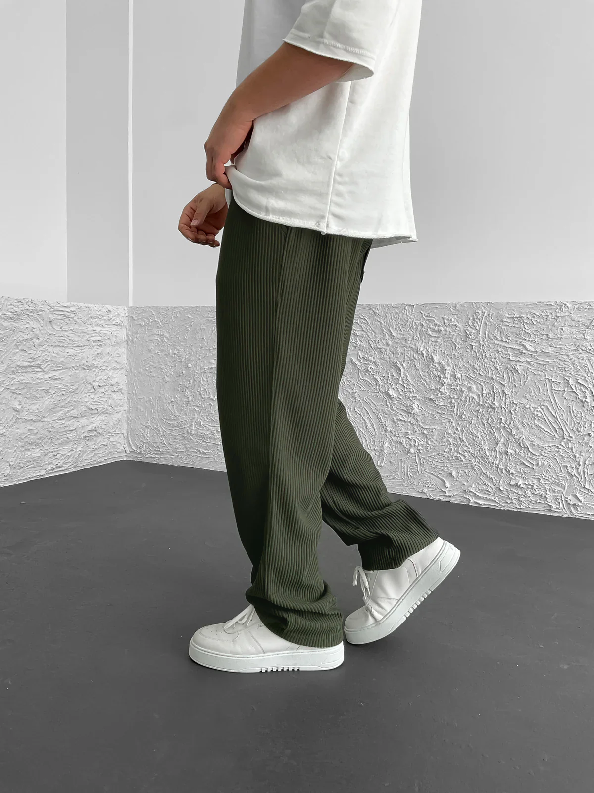 The Ribbed Trousers